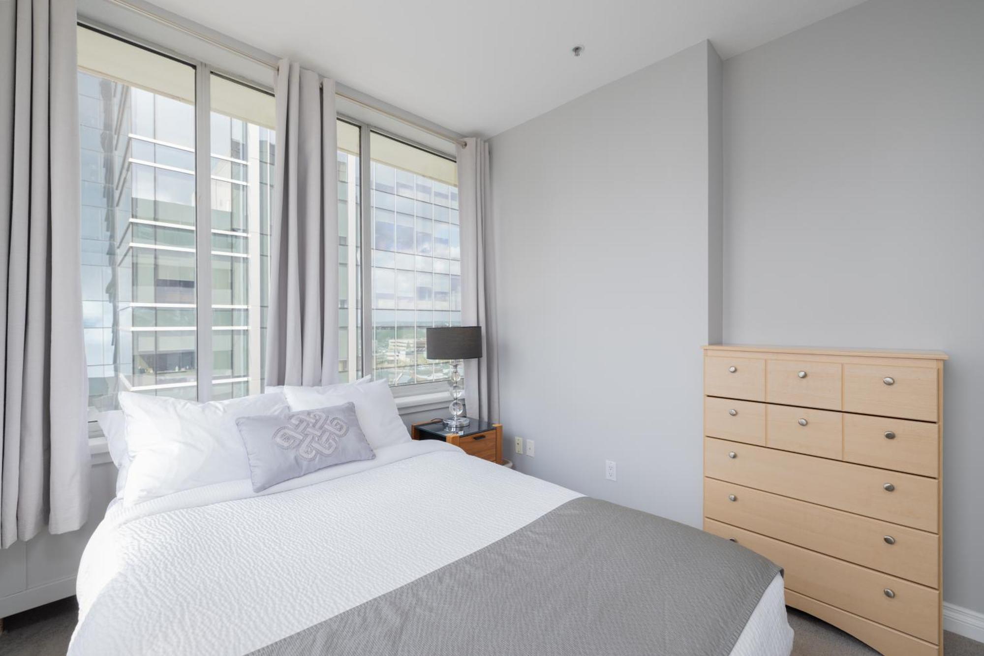 Obasa Suites @ The Hamilton Regina Luaran gambar